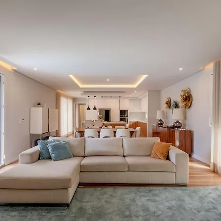 Вилла Luxurious 5 Bedrooms And With Pool Фернан-Ферру