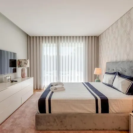 Luxurious 5 Bedrooms And With Pool Вилла Фернан-Ферру