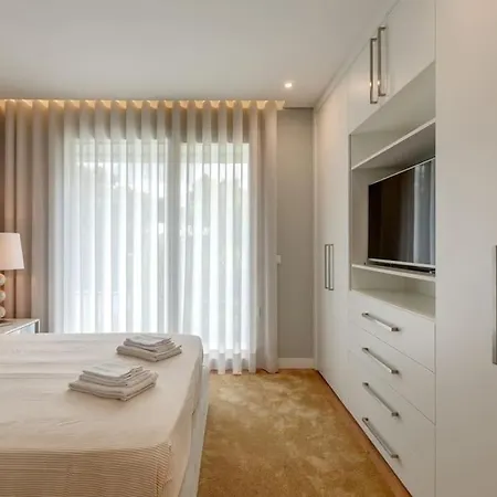 Вилла Luxurious 5 Bedrooms And With Pool *